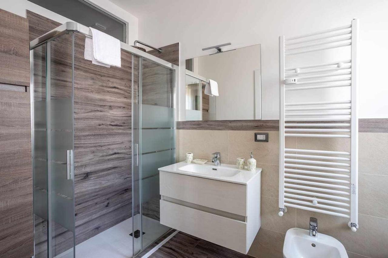 Milano City Apartments - Parking And Comfort - Spacious Apt Up To 8 Pax Exterior photo