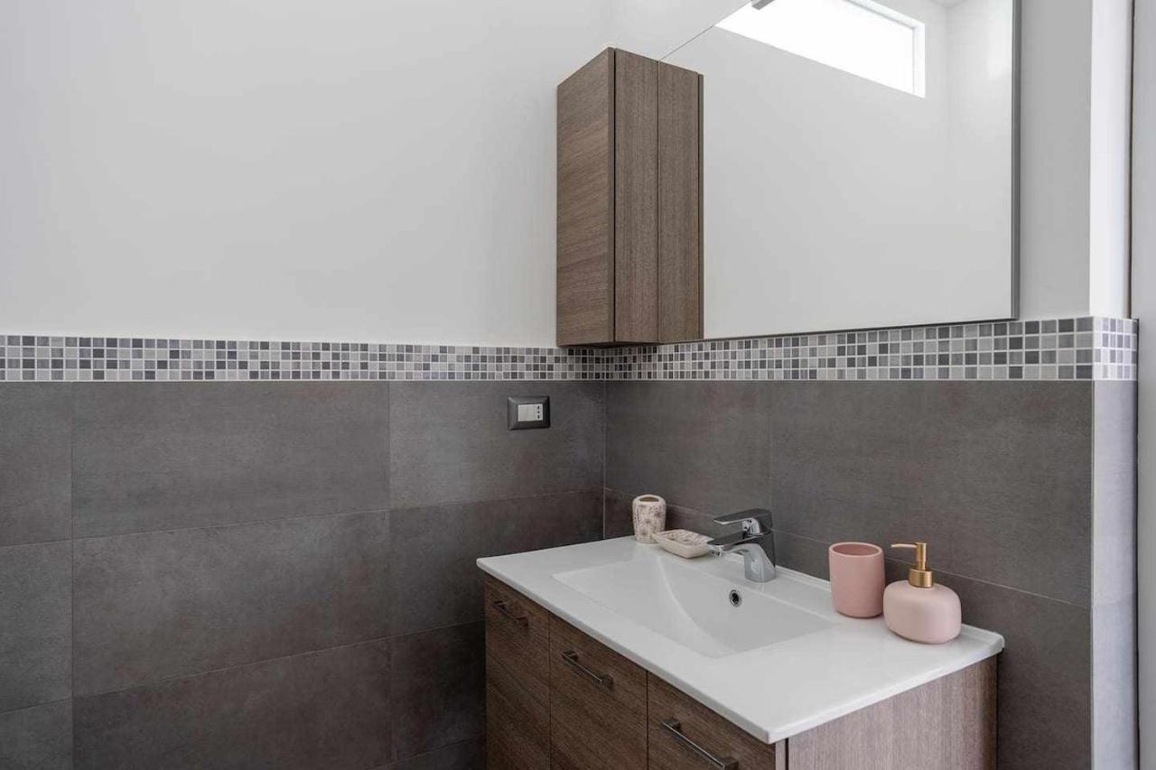 Milano City Apartments - Parking And Comfort - Spacious Apt Up To 8 Pax Exterior photo